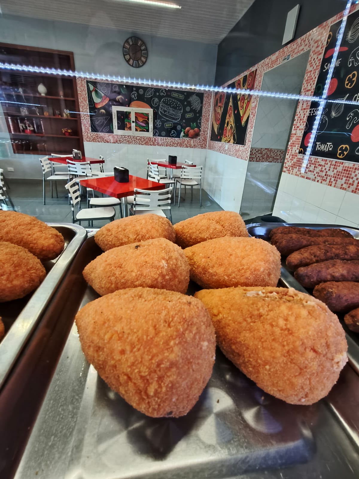 Arancini e rustici al banco